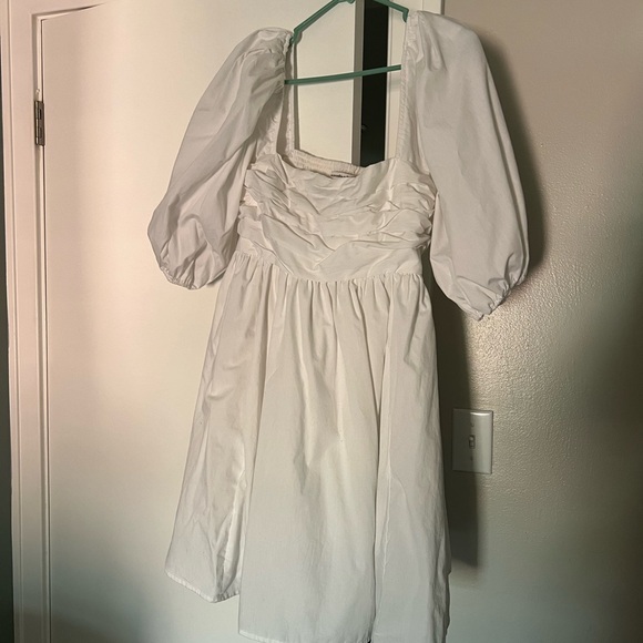Abercrombie Ruched BodiceWhite Puff Sleeve Dress - Picture 2 of 5